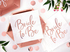 20 serviettes blanches motifs en rose gold 