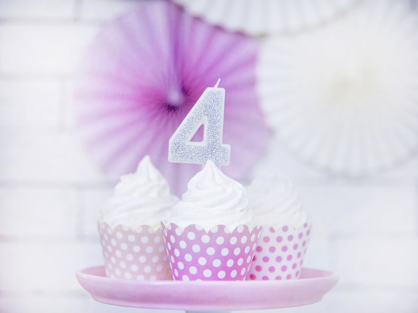 Bougie anniversaire argentée chiffre 4