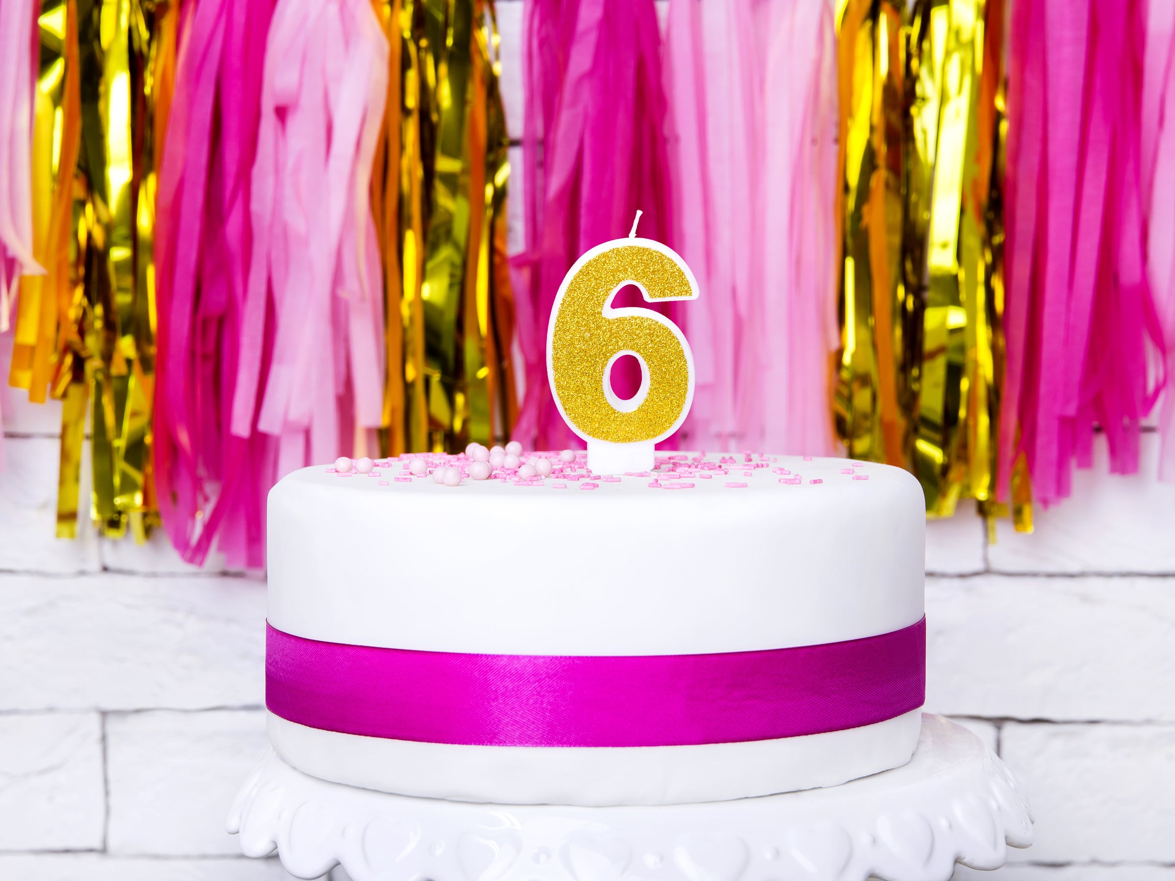 Bougie anniversaire dorée chiffre 6