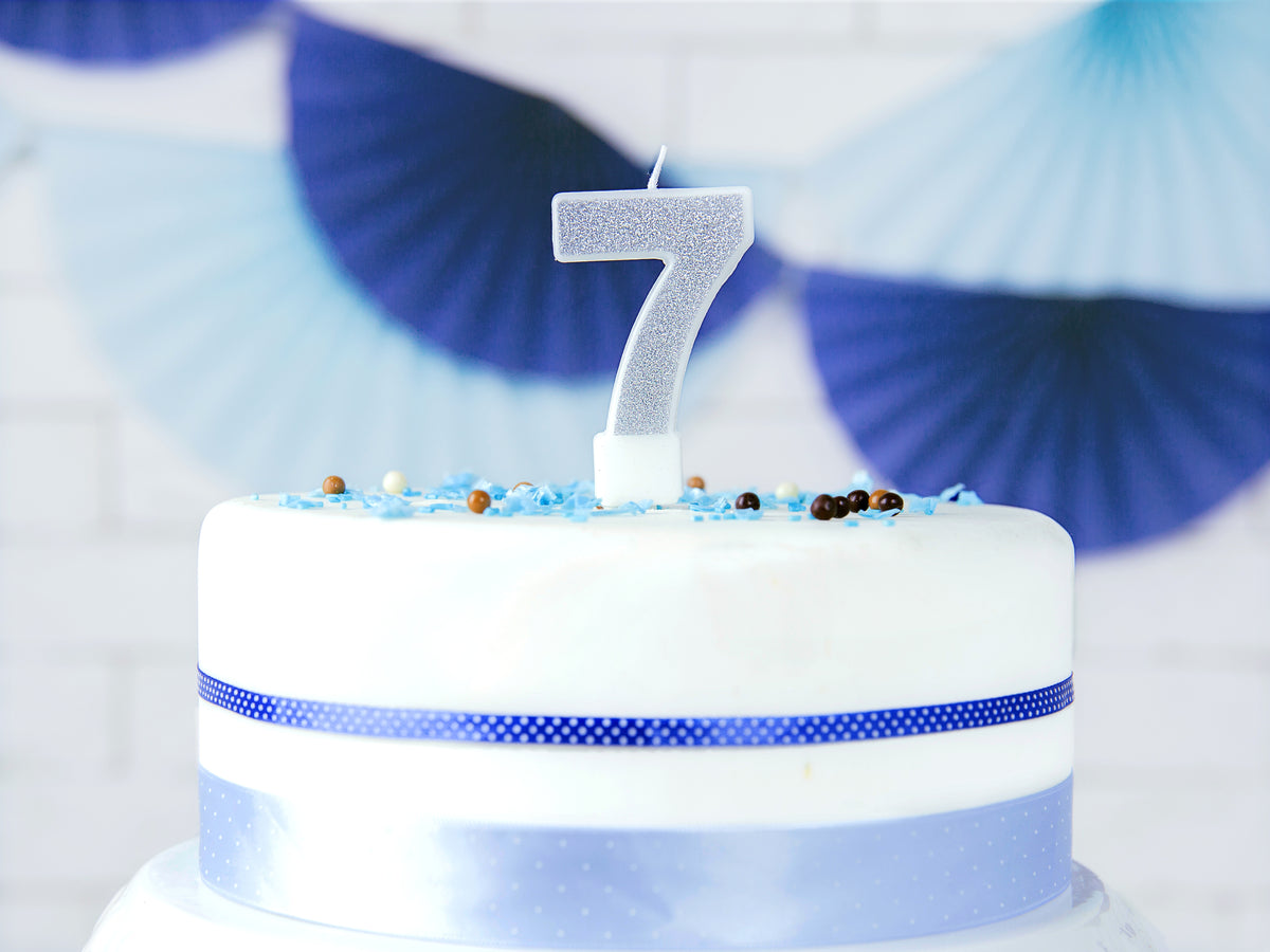 Bougie anniversaire argentée chiffre 7