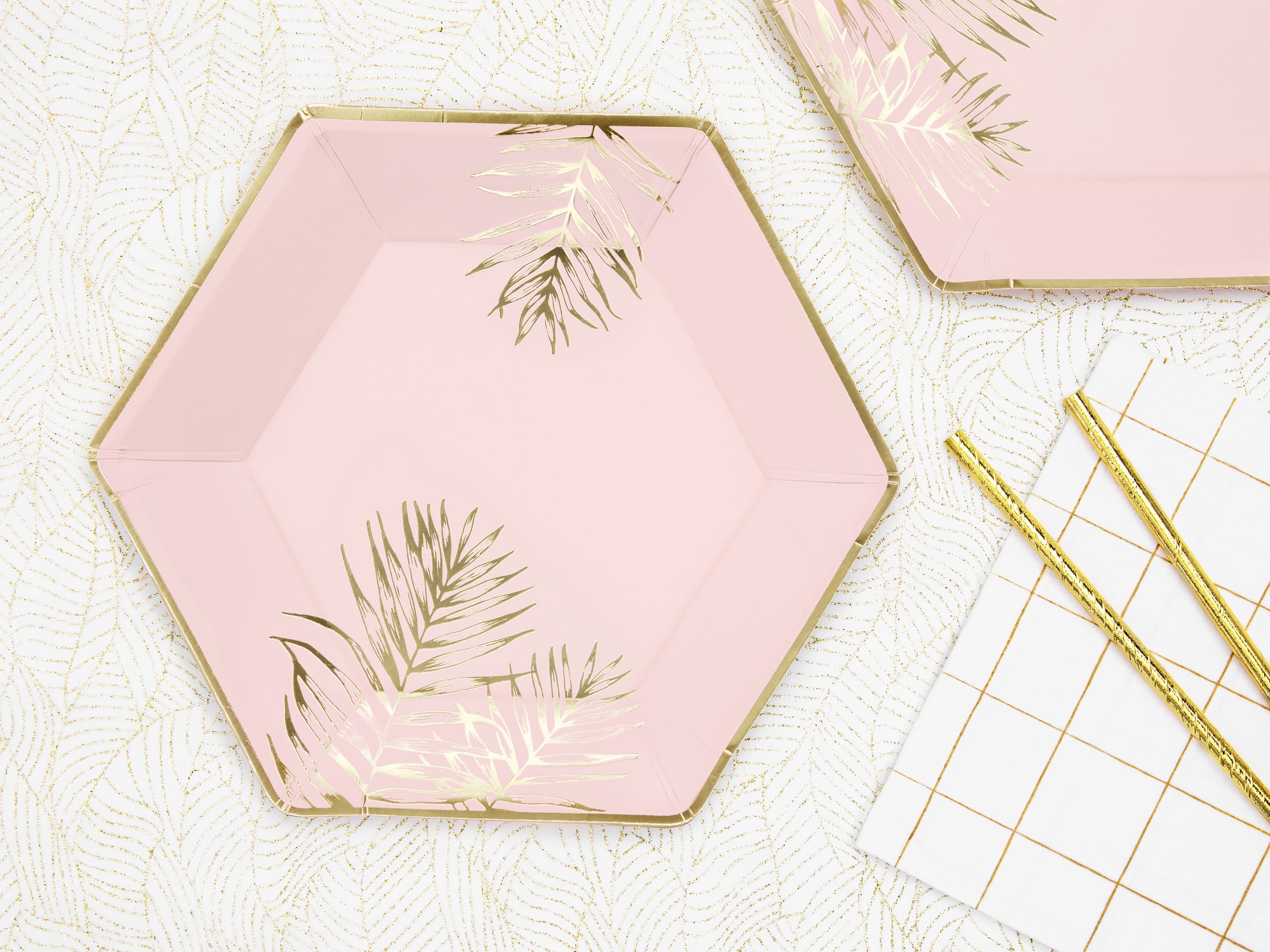 6 assiettes pentagonales roses avec feuilles dorées en carton