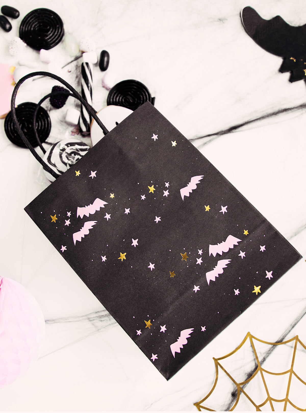 Toile d'araignée en papier doré