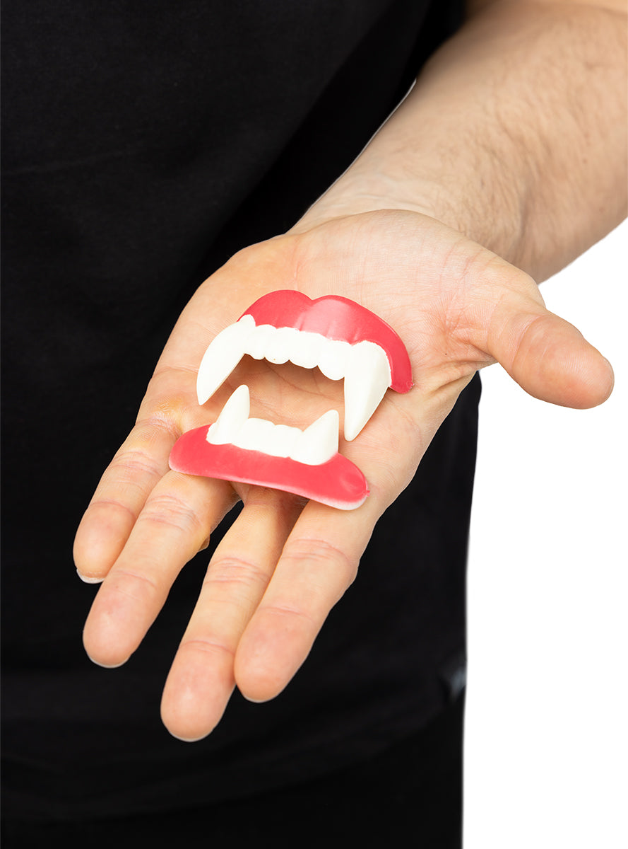 Dents de vampire adulte