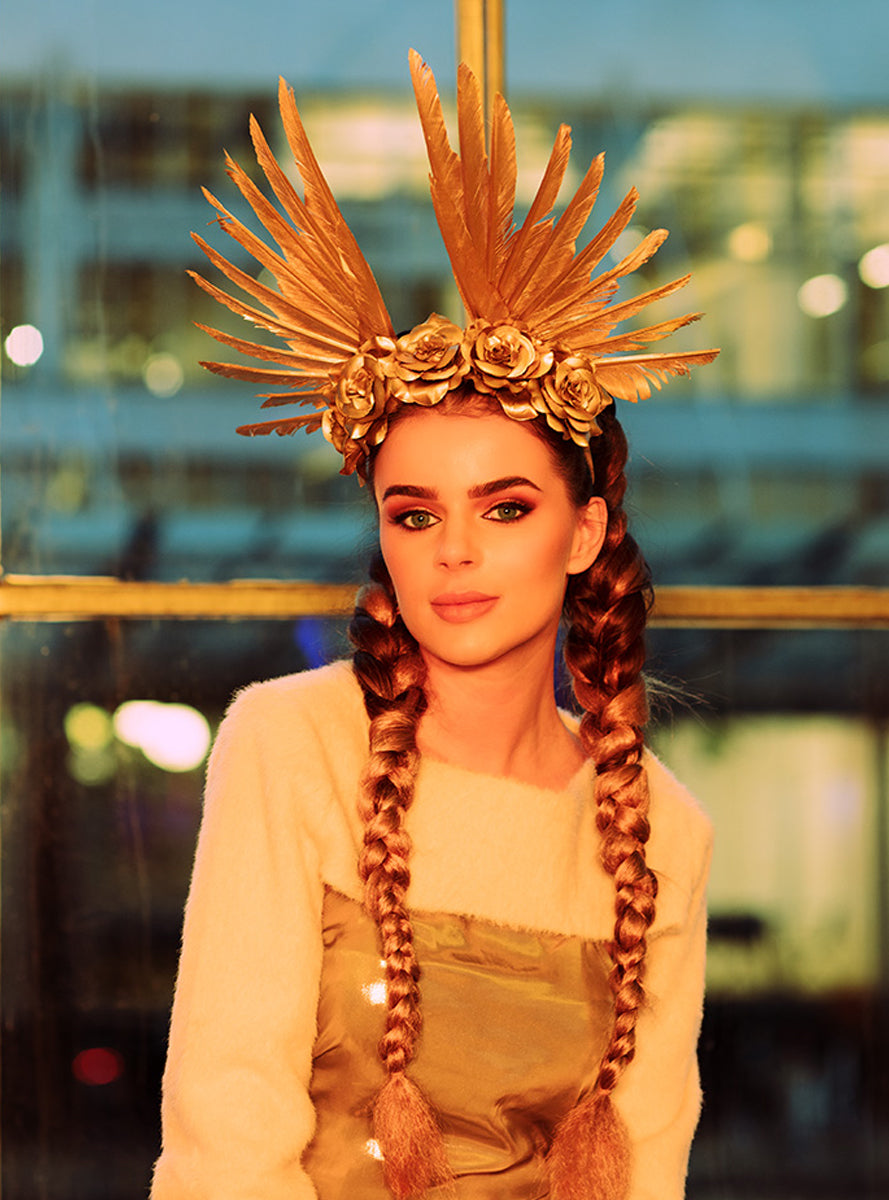 Bandeau de plumes dorées