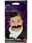 Moustache de commandant d'avion