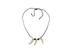 collier avec griffes d'ours ou de lion