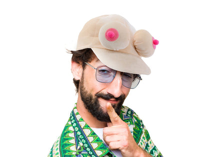 casquette gag avec seins adulte